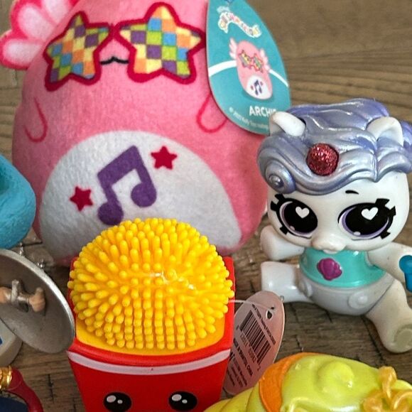 Multiverse fun 🤩 Peppa Pig 🐷 Wonder Woman 🦸♀️ SQMallow 🕷️man LOL Pouty Vuitton - Picture 6 of 16